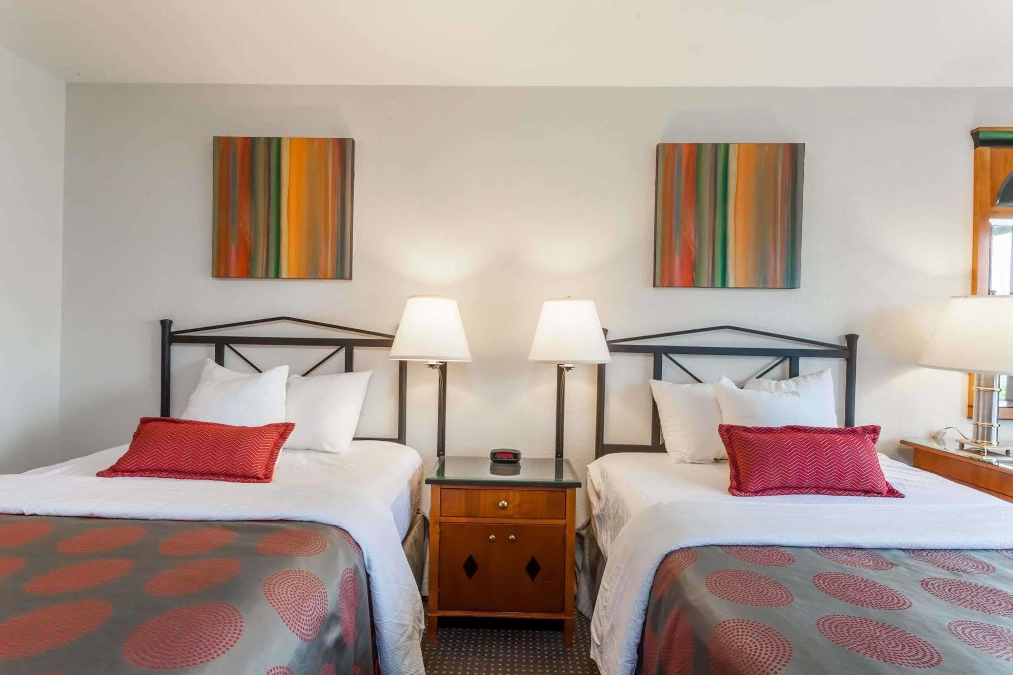 Ramada By Wyndham Rock Hill At Sullivan Center Eksteriør bilde