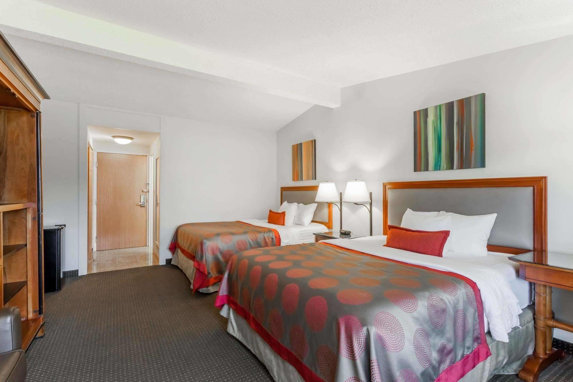 Ramada By Wyndham Rock Hill At Sullivan Center Eksteriør bilde