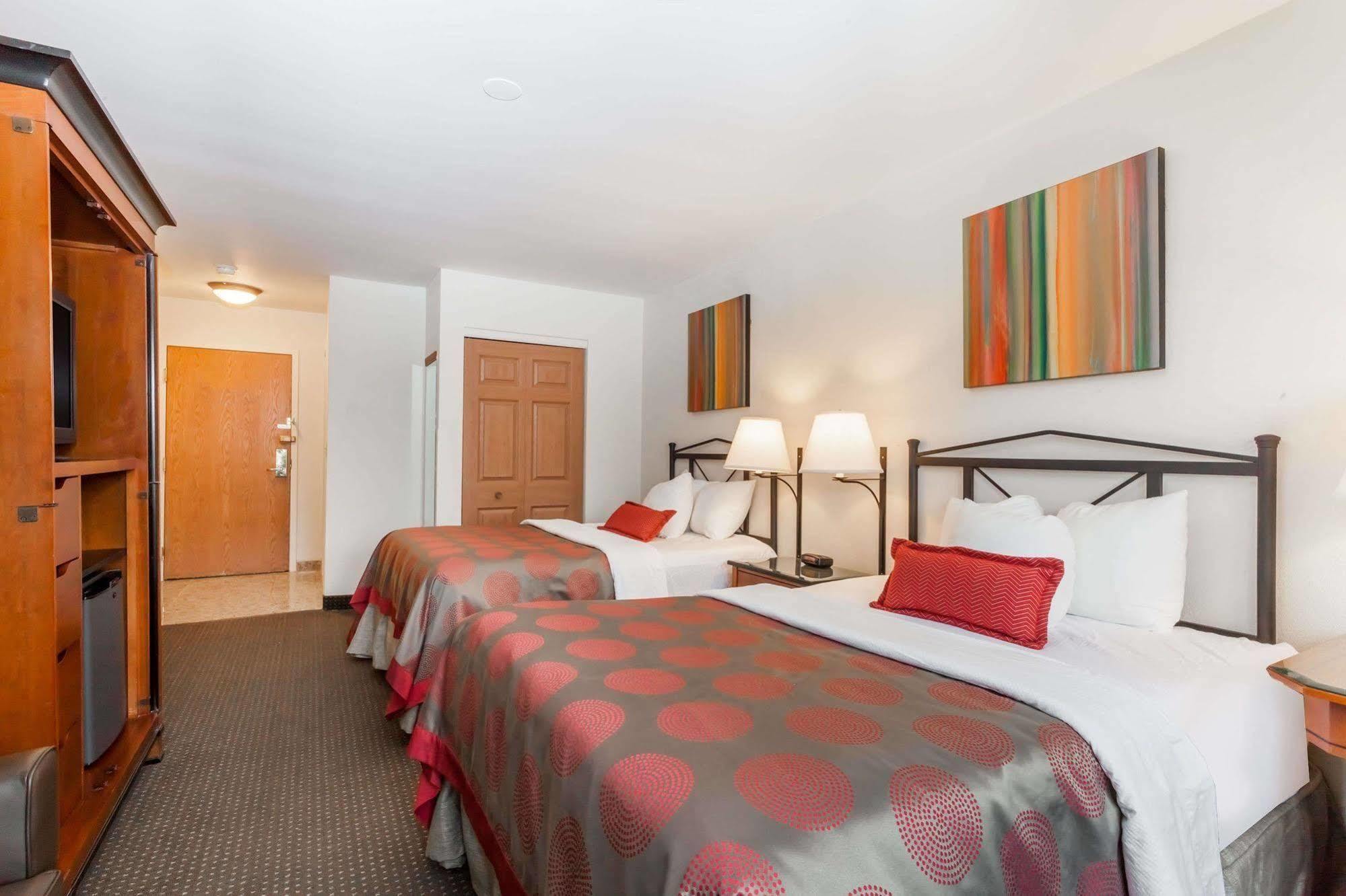 Ramada By Wyndham Rock Hill At Sullivan Center Eksteriør bilde