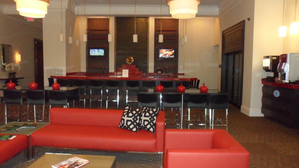 Ramada By Wyndham Rock Hill At Sullivan Center Eksteriør bilde